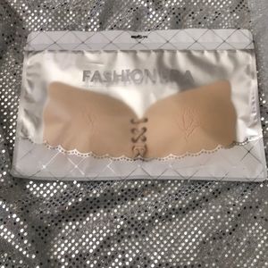 Strapless Backless Self Adjustable Bra